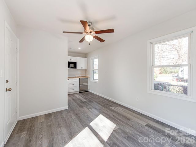 2948 Coronet Way, Charlotte, NC 28208