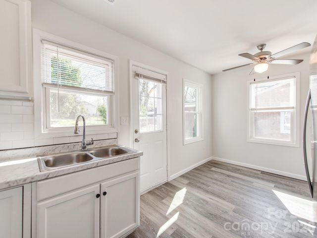 2948 Coronet Way, Charlotte, NC 28208