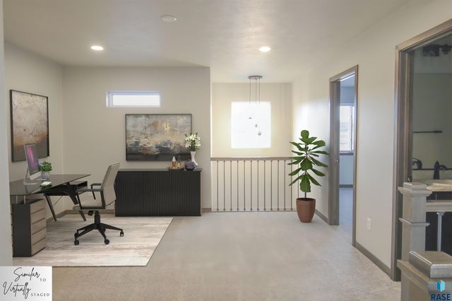 7226 E Waters Edge Pl Place, Sioux Falls, SD 57110