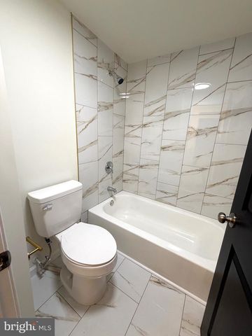 8 ROYAL CT, Willingboro, NJ 08046