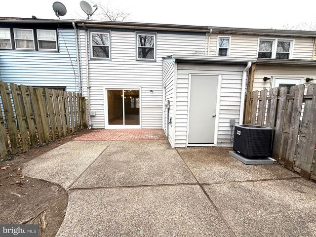 8 ROYAL CT, Willingboro, NJ 08046