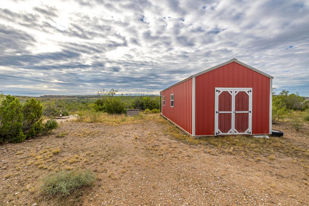 Image 3 of property listing at 2165 Chisholm Road, Ozona, TX 76943
