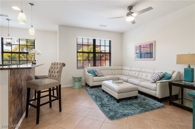 8993 Cambria CIR 1907, Naples, FL 34113