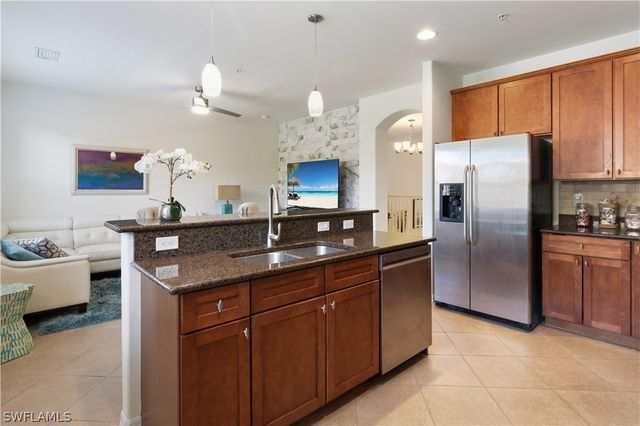 8993 Cambria CIR 1907, Naples, FL 34113