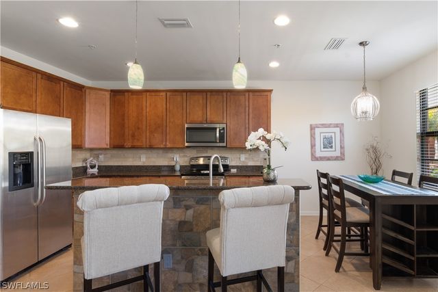 8993 Cambria CIR 1907, Naples, FL 34113