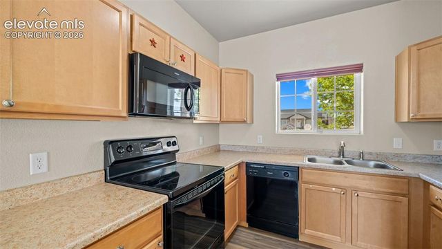 1133 E Ivanhoe Drive, Pueblo, CO 81007