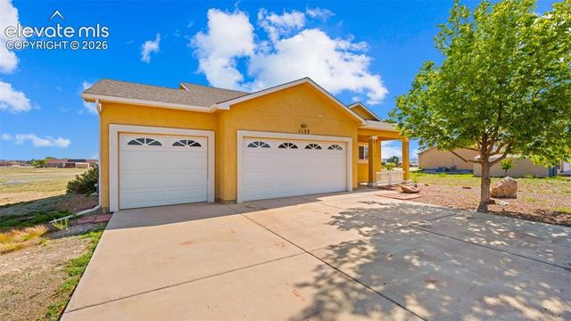 1133 E Ivanhoe Drive, Pueblo, CO 81007