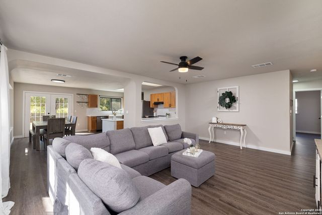 11211 Talbot Sq, San Antonio, TX 78249