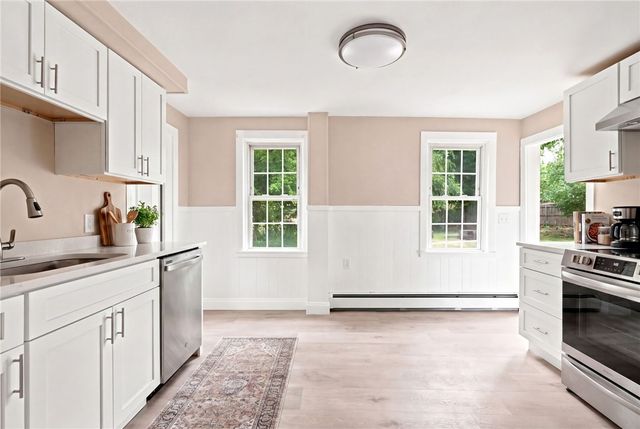 65 New London Avenue, Warwick, RI 02886