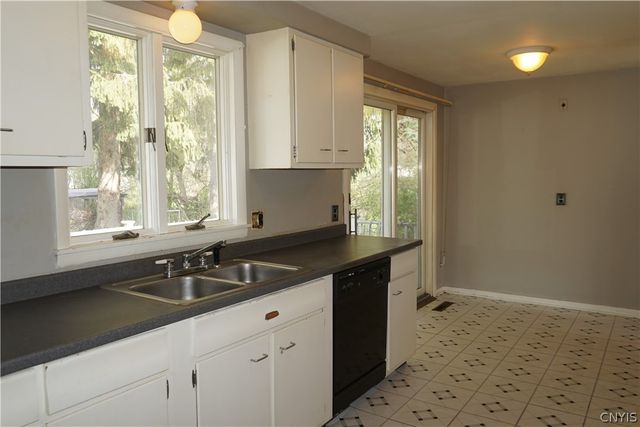 335 Noble Ave, Salina, NY 13206