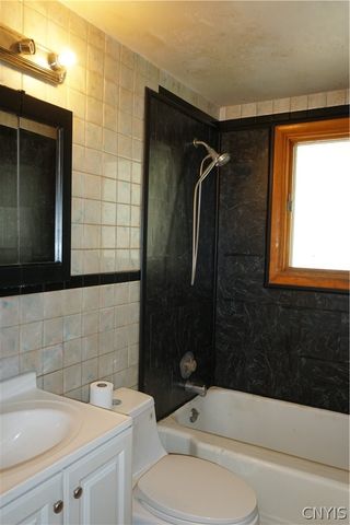 335 Noble Ave, Salina, NY 13206