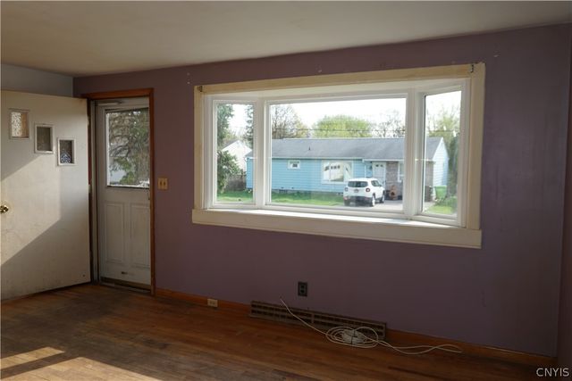 335 Noble Ave, Salina, NY 13206