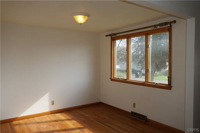 335 Noble Ave, Salina, NY 13206