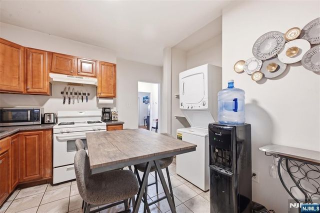 21 18th Street, East Orange, NJ 07017