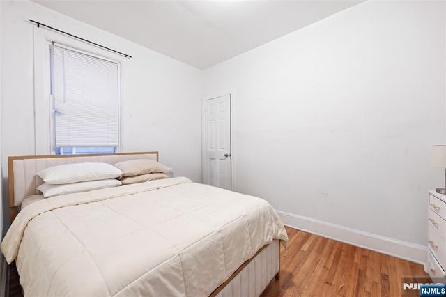 21 18th Street, East Orange, NJ 07017