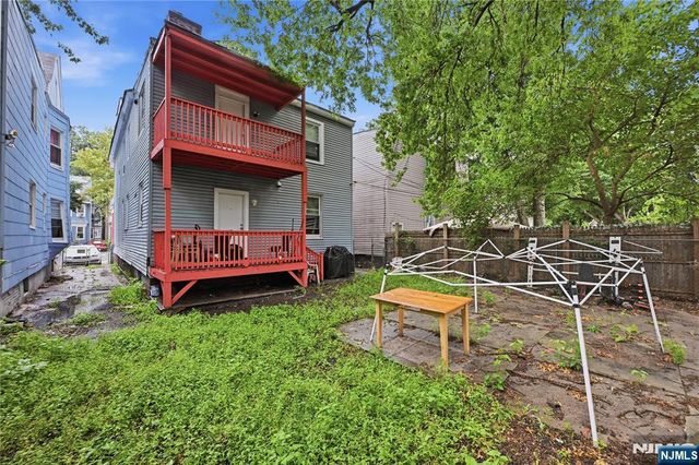 21 18th Street, East Orange, NJ 07017