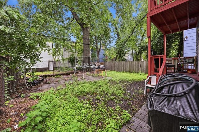 21 18th Street, East Orange, NJ 07017