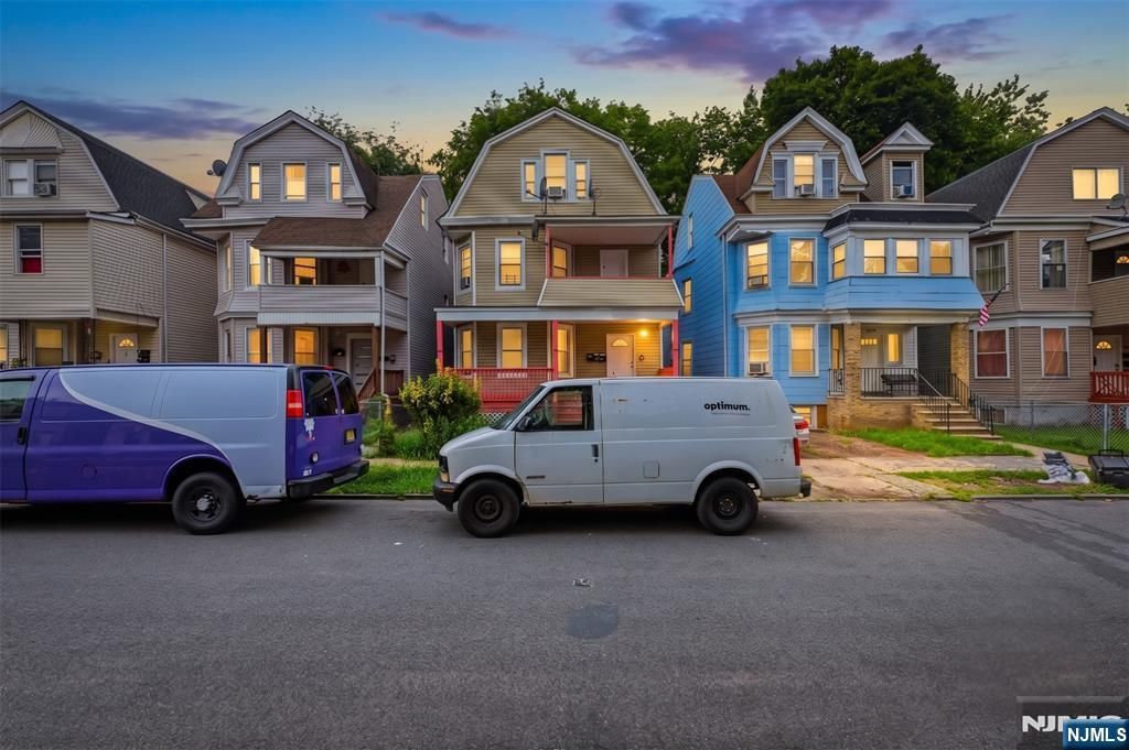 21 18th Street, East Orange, NJ 07017
