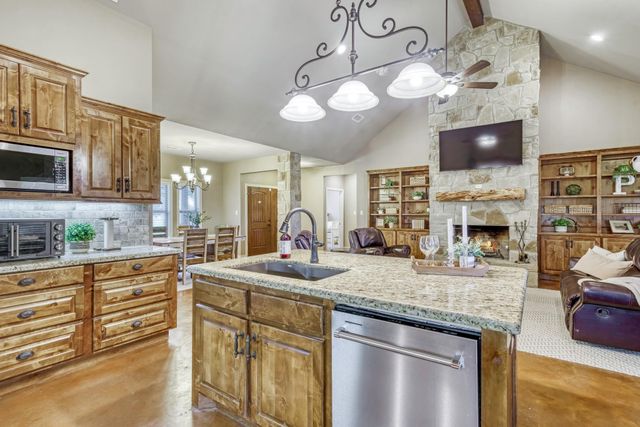 2792 County Road 145, Bedias, TX 77831