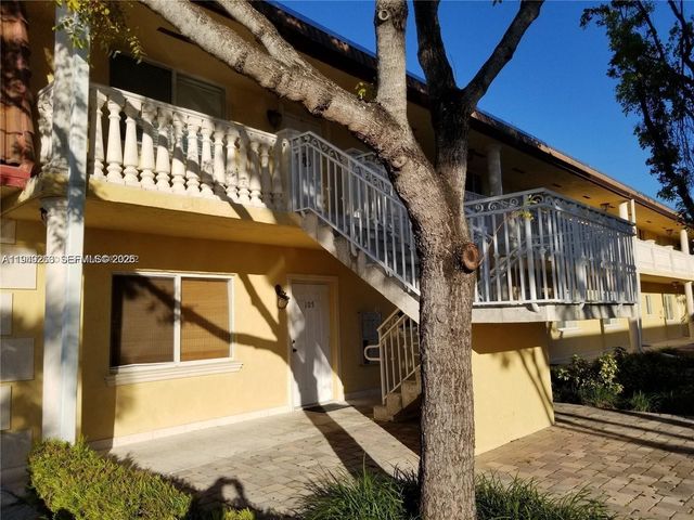 2323 Van Buren St 106, Hollywood, FL 33020