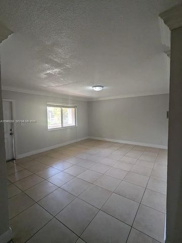 2323 Van Buren St 106, Hollywood, FL 33020