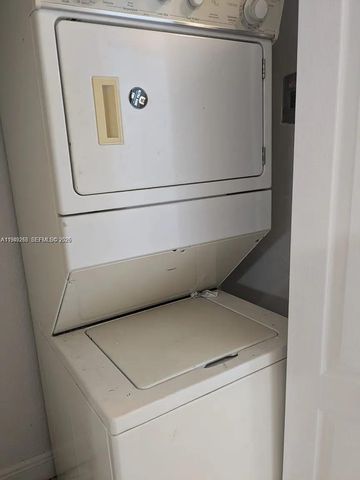 2323 Van Buren St 106, Hollywood, FL 33020