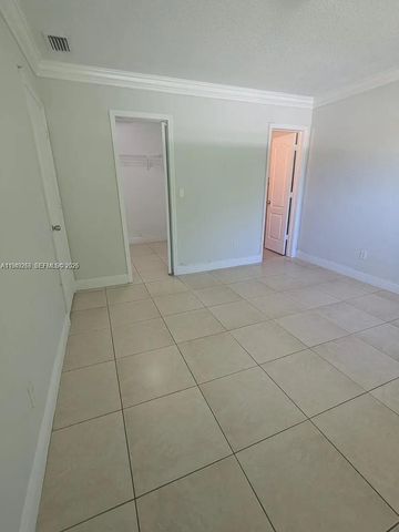 2323 Van Buren St 106, Hollywood, FL 33020