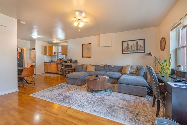 958 N Honore Street, Chicago, IL 60622