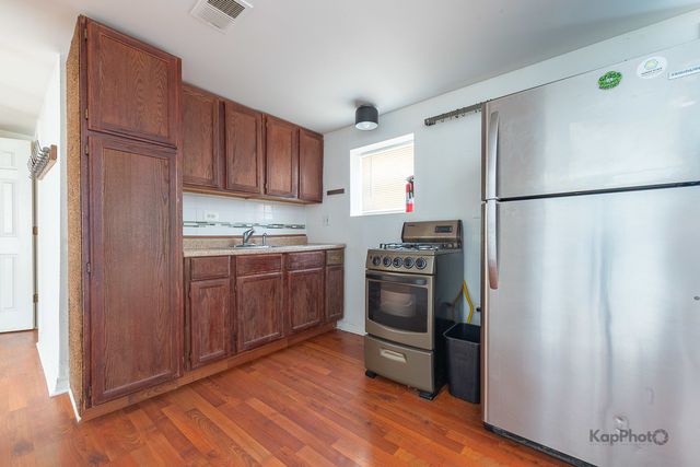 958 N Honore Street, Chicago, IL 60622
