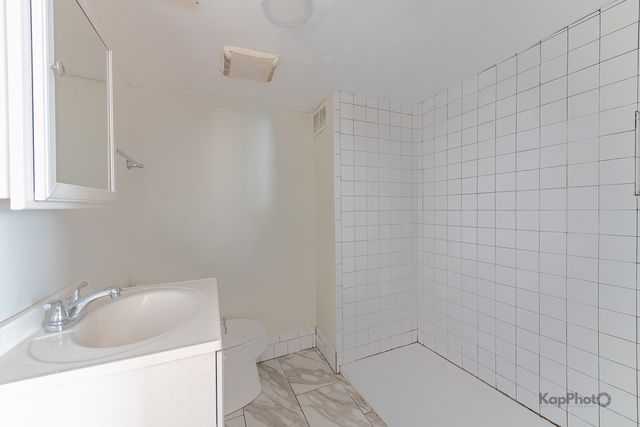 958 N Honore Street, Chicago, IL 60622
