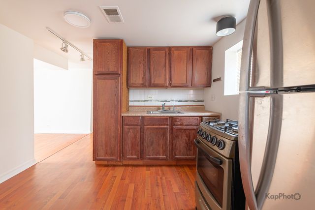 958 N Honore Street, Chicago, IL 60622