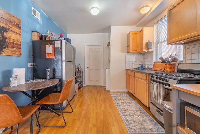 958 N Honore Street, Chicago, IL 60622