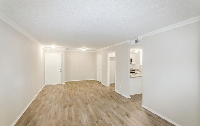 4859 Cedar Springs Road 152, Dallas, TX 75219