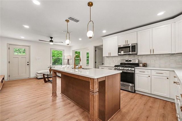 1988 Calvary Hill Court SW, Marietta, GA 30008