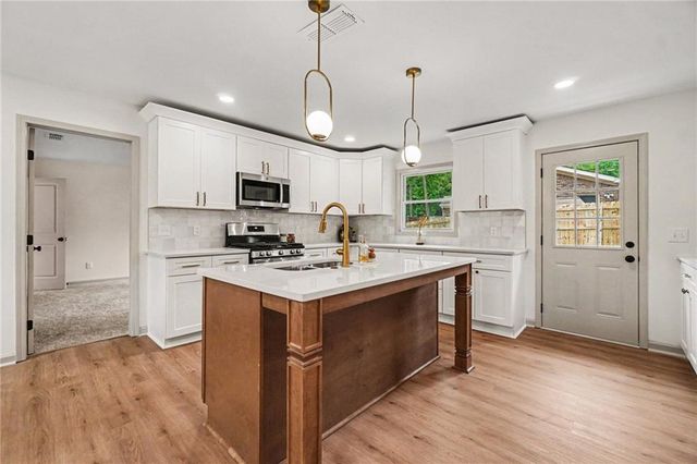 1988 Calvary Hill Court SW, Marietta, GA 30008