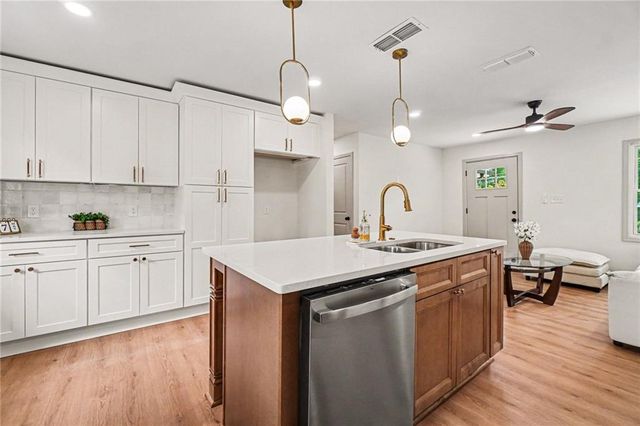 1988 Calvary Hill Court SW, Marietta, GA 30008