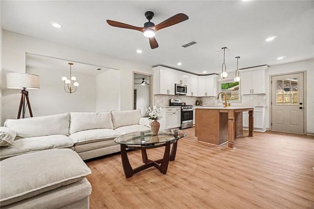 1988 Calvary Hill Court SW, Marietta, GA 30008