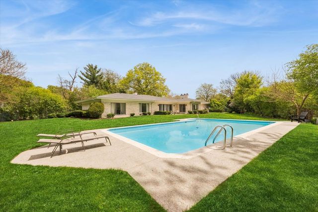 14 Winfield Circle, Northfield, IL 60093