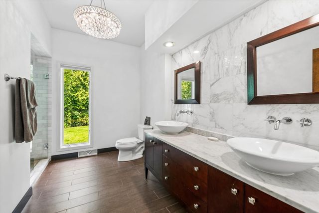 14 Winfield Circle, Northfield, IL 60093