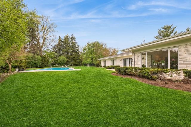 14 Winfield Circle, Northfield, IL 60093