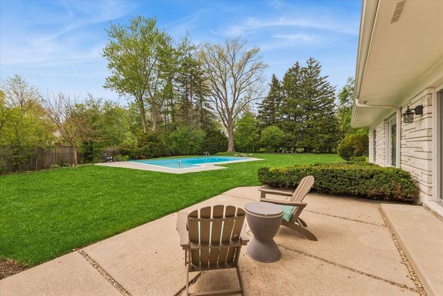 14 Winfield Circle, Northfield, IL 60093