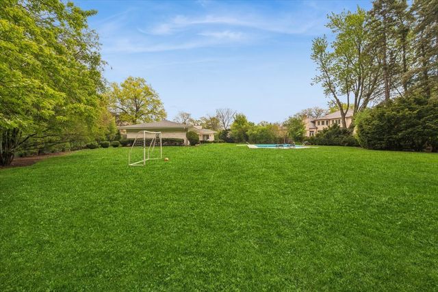 14 Winfield Circle, Northfield, IL 60093
