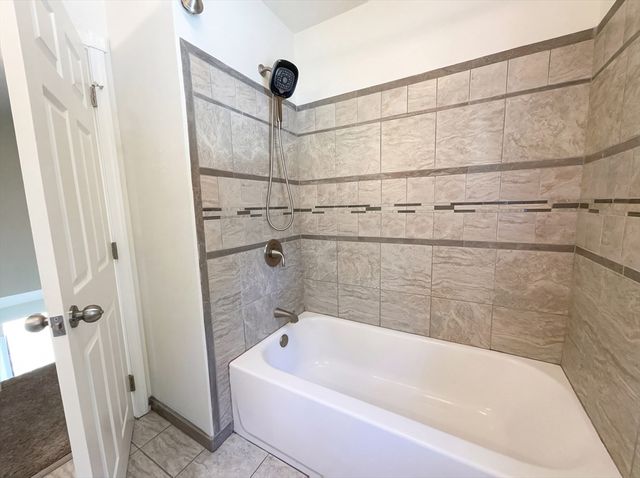 5 Tracy Ann Dr, Grafton, MA 01536