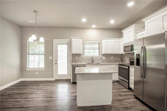 3 Plymouth Lane, Bella Vista, AR 72715