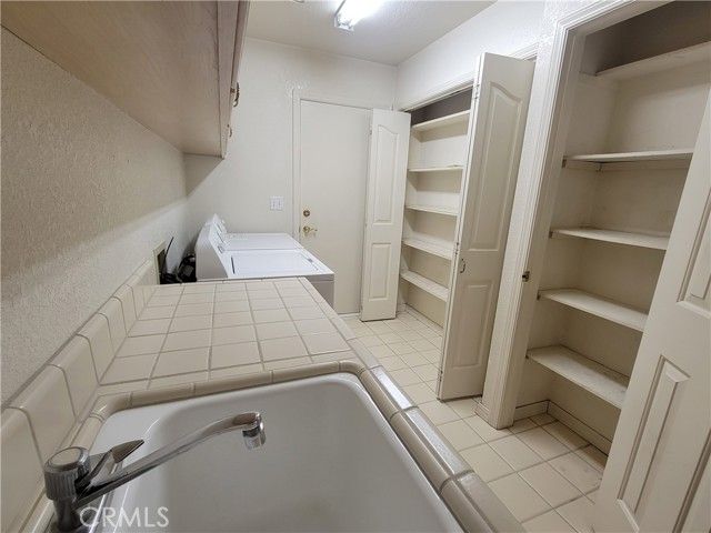 819 E Woodhaven, Fresno, CA 93720