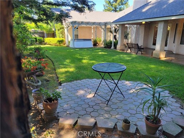 819 E Woodhaven, Fresno, CA 93720