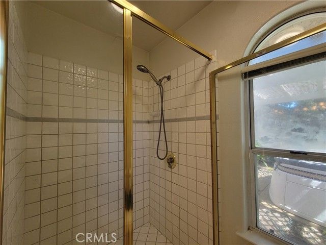 819 E Woodhaven, Fresno, CA 93720