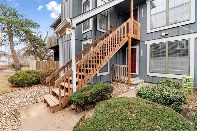 12659 W 110th Terrace, Overland Park, KS 66210