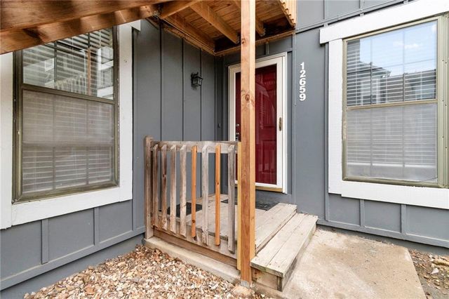 12659 W 110th Terrace, Overland Park, KS 66210