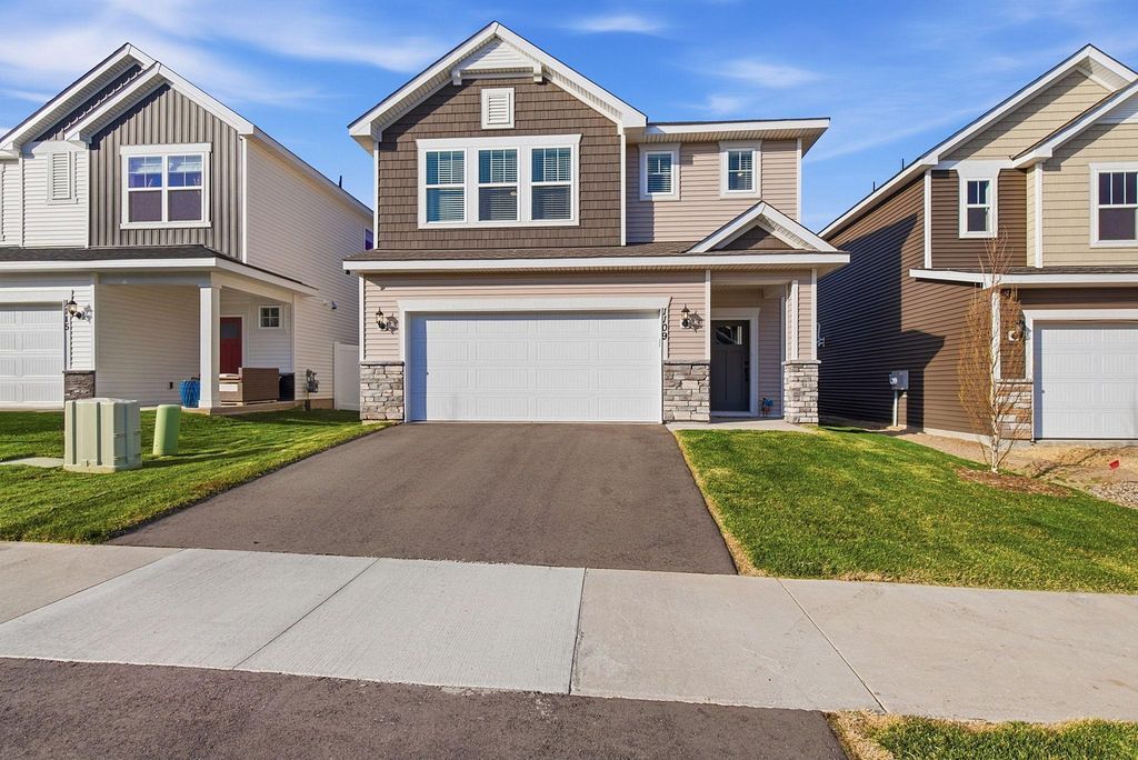 1109 150th Street W, Rosemount, MN 55068